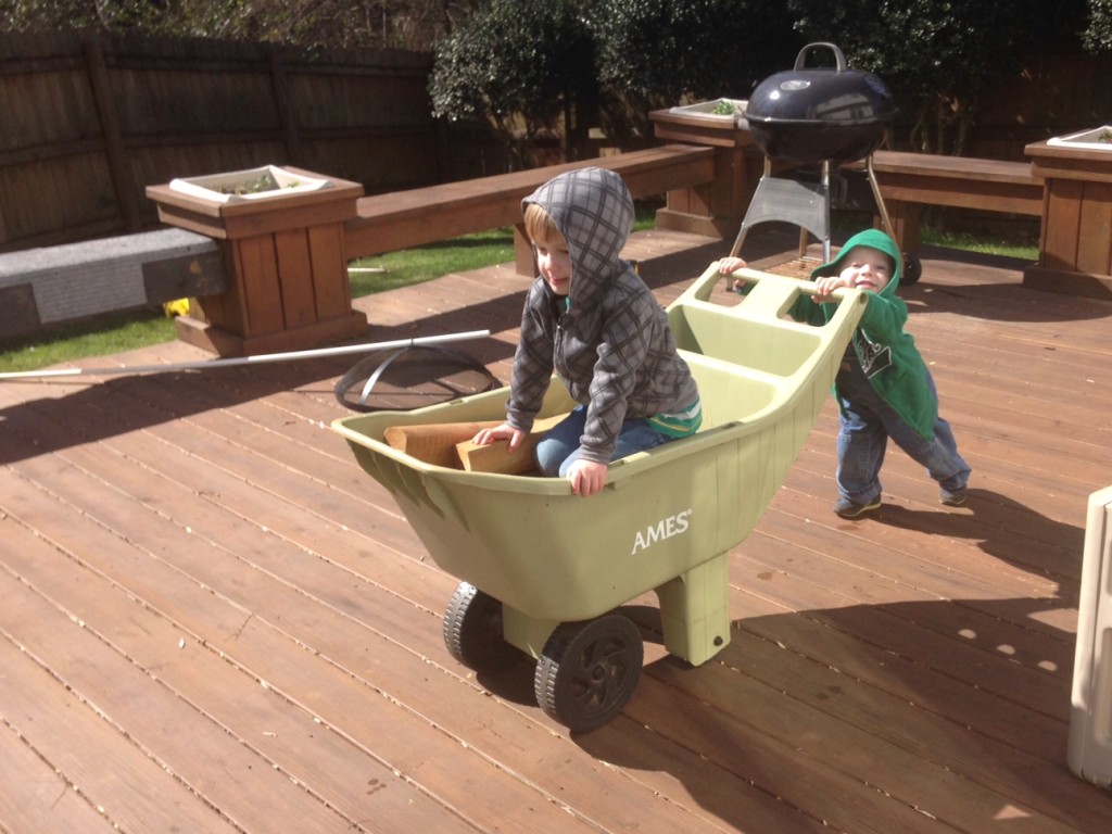 boys backyard wheelbarrow