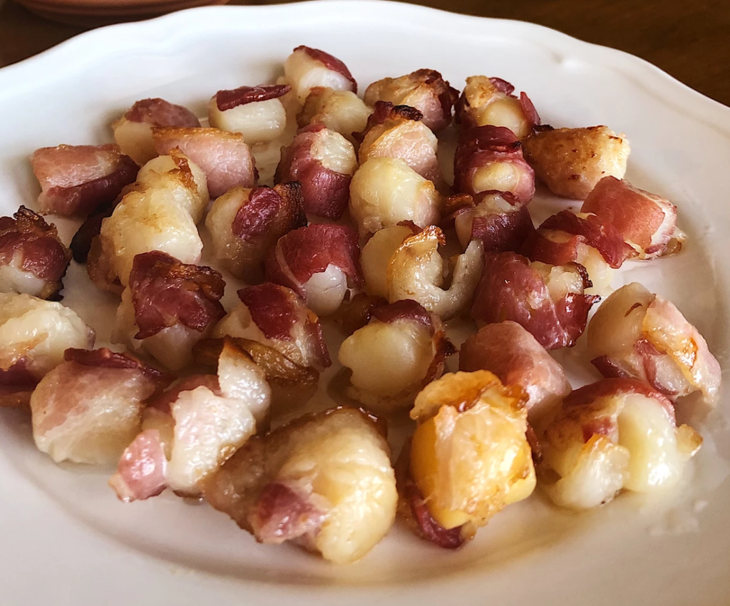 strict carnivore recipes, bacon wrapped scallops